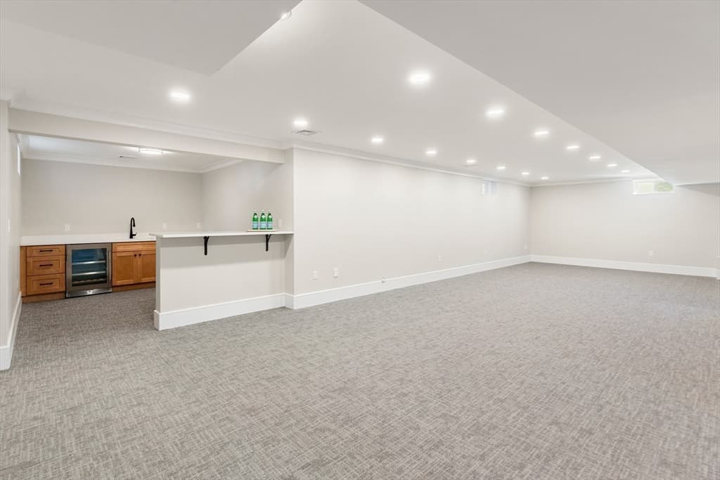 SIX Lane Avenue, Bedford MA 01730 photo 26