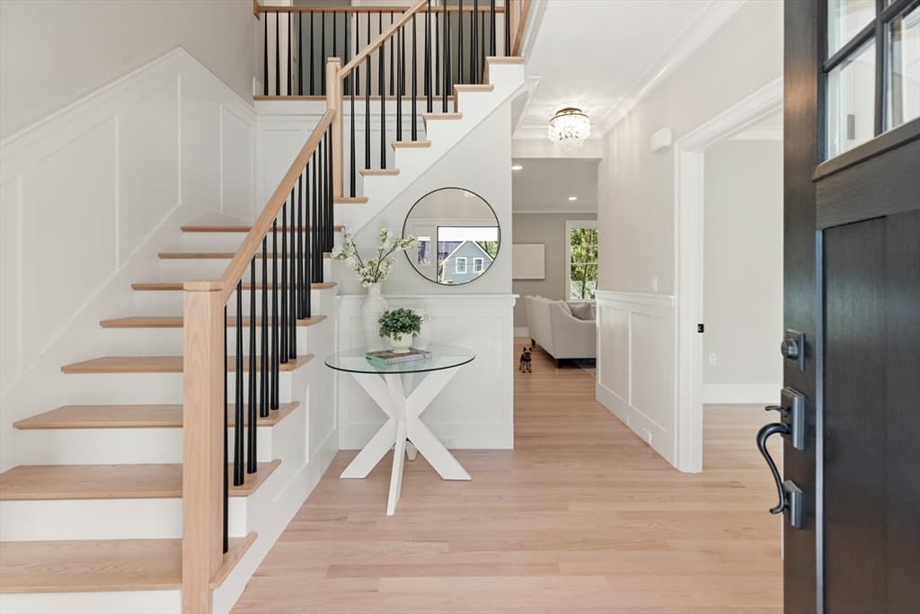 SIX Lane Avenue, Bedford MA 01730 photo 4