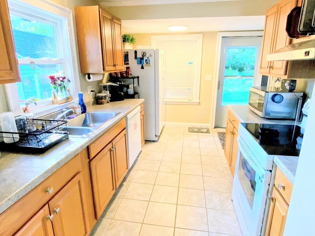 346 Old Connecticut Path, Framingham MA 01701 photo 8