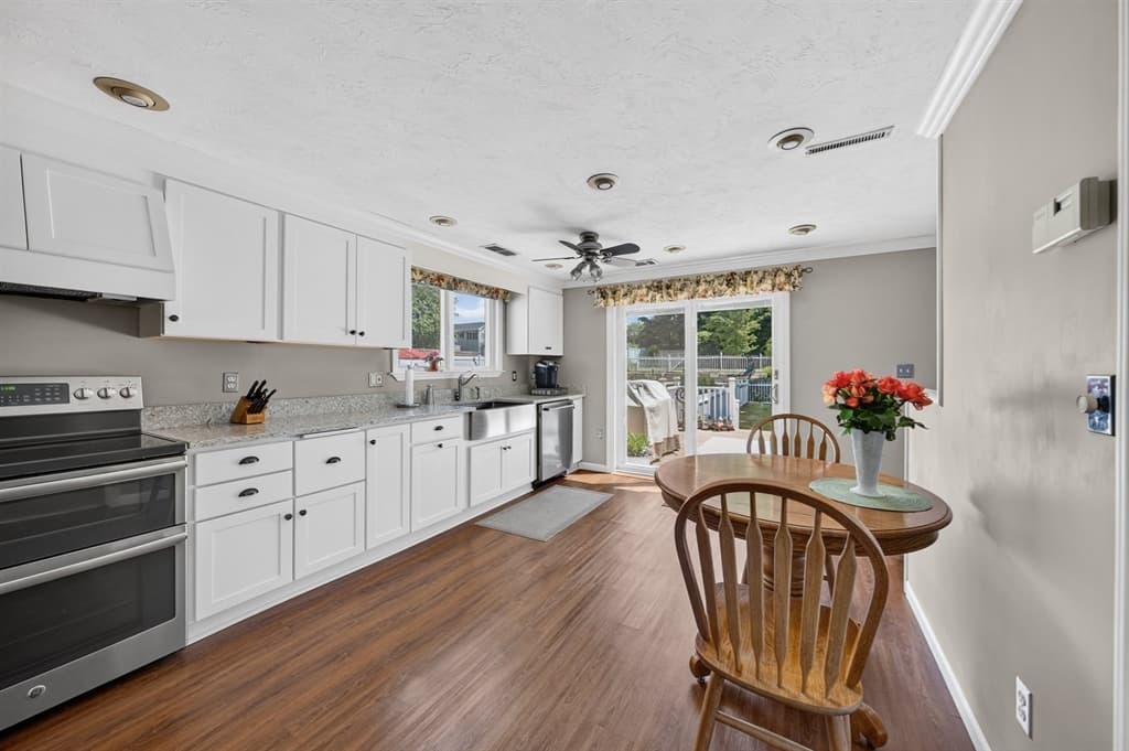 6 Topaz Ln, Dartmouth MA 02747 photo 13