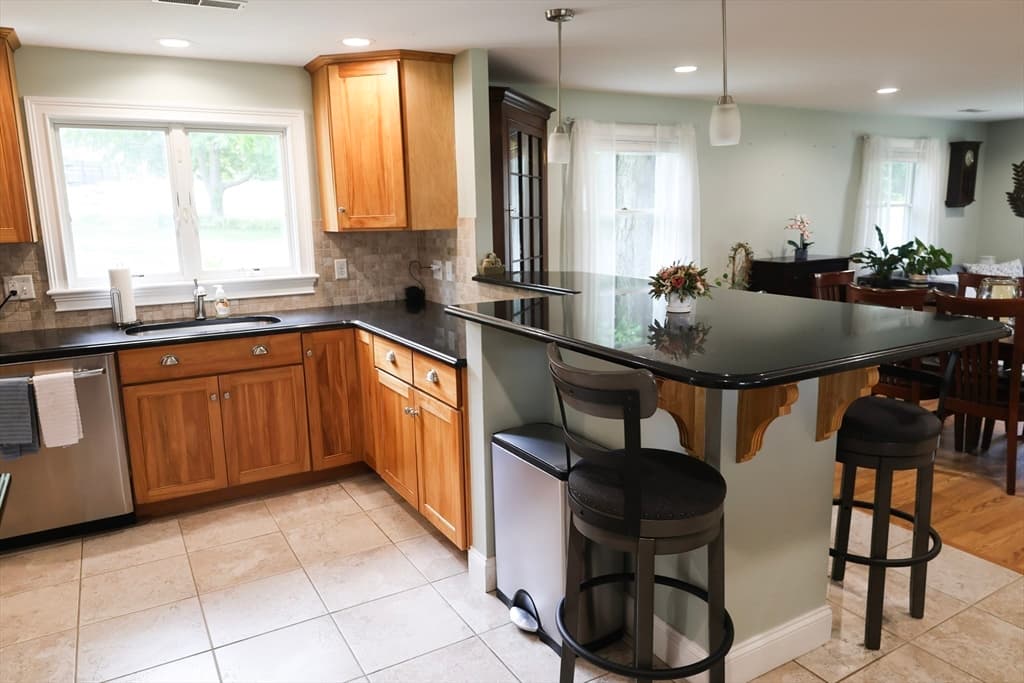 129 Burley St, Danvers MA 01923 photo 6