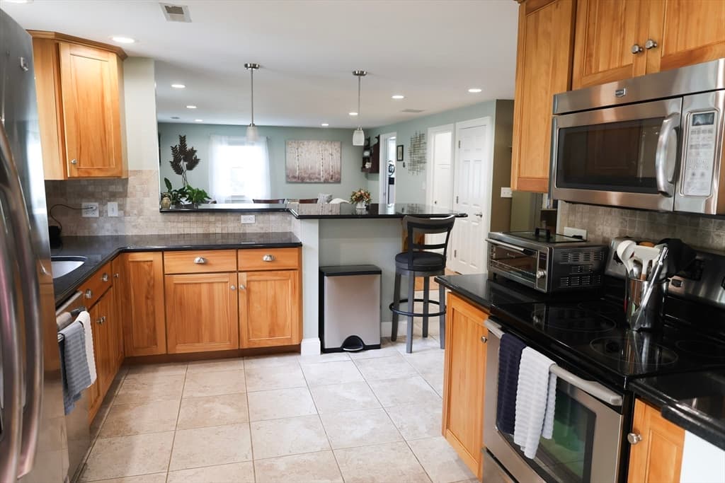 129 Burley St, Danvers MA 01923 photo 5
