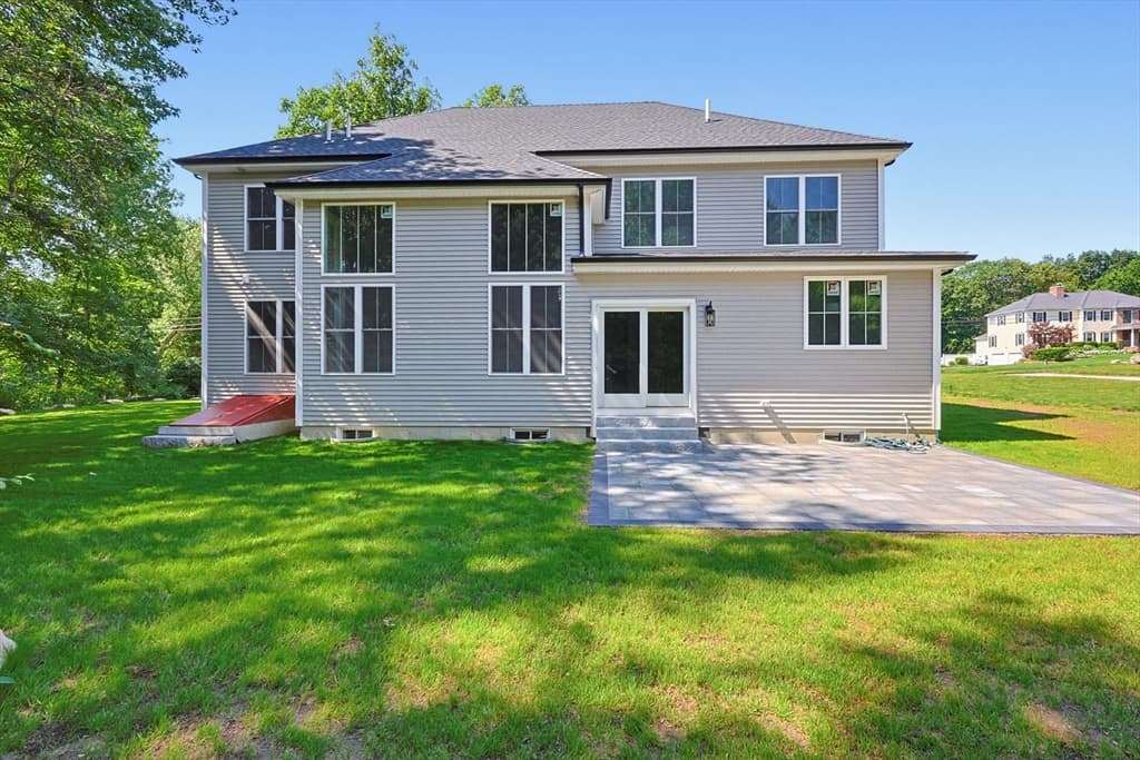 457 Walnut St, Shrewsbury MA 01545 photo 3