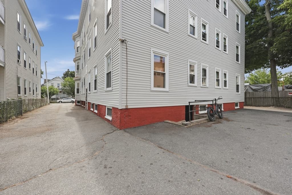 71 Harwood St, Lynn MA 01902 photo 33
