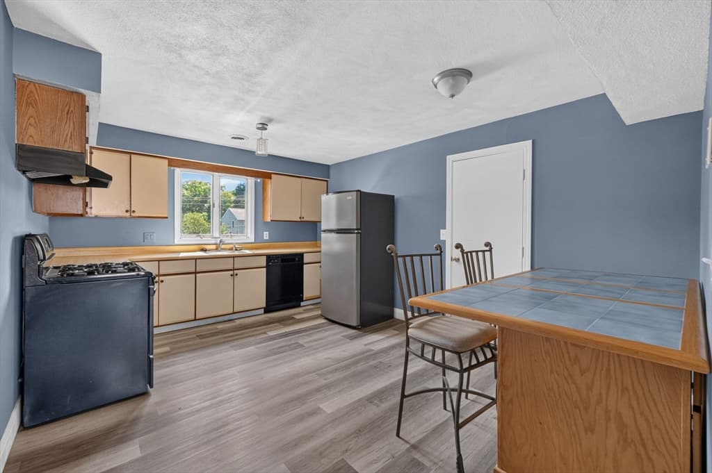 50 Clark St # 12, Fall River MA 02720 photo 11