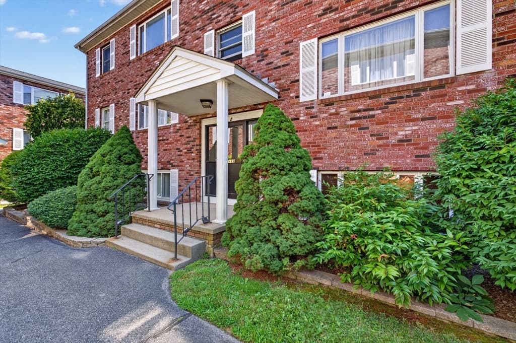 50 Clark St # 12, Fall River MA 02720 photo 4