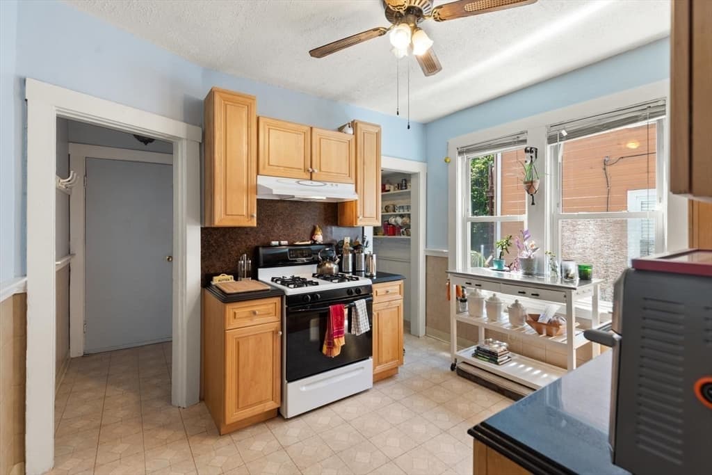 110 W Adams St, Somerville MA 02144 photo 13