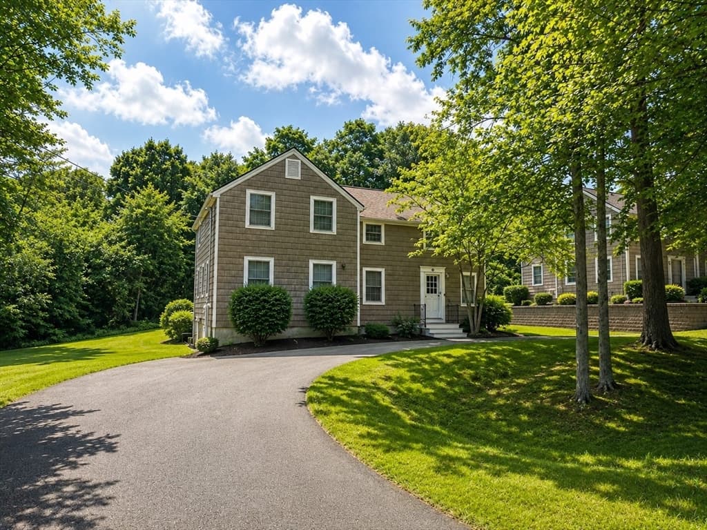 62 Laurel St # B, Greenfield MA 01301