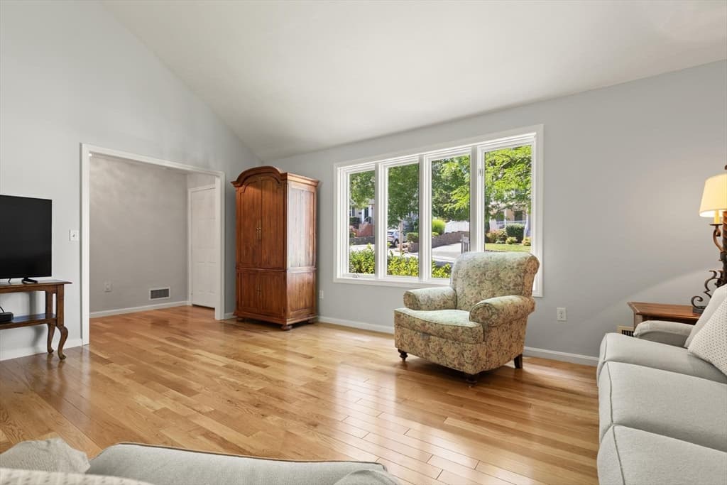 24 Minihans Ln, Quincy MA 02169 photo 6