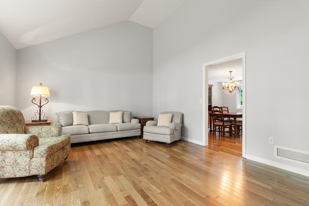 24 Minihans Ln, Quincy MA 02169 photo 5