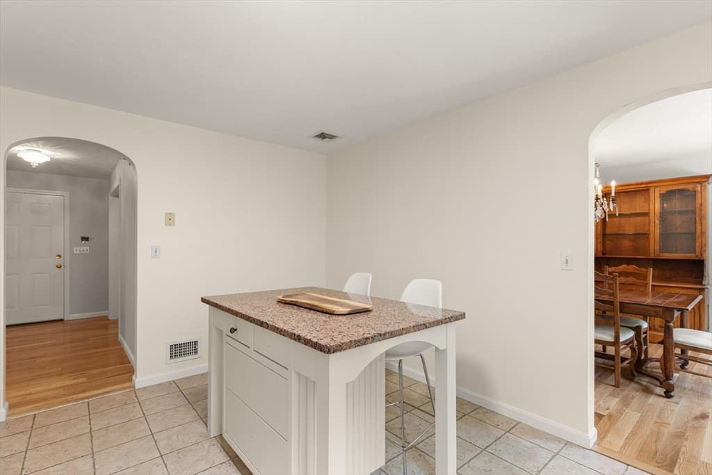 24 Minihans Ln, Quincy MA 02169 photo 9