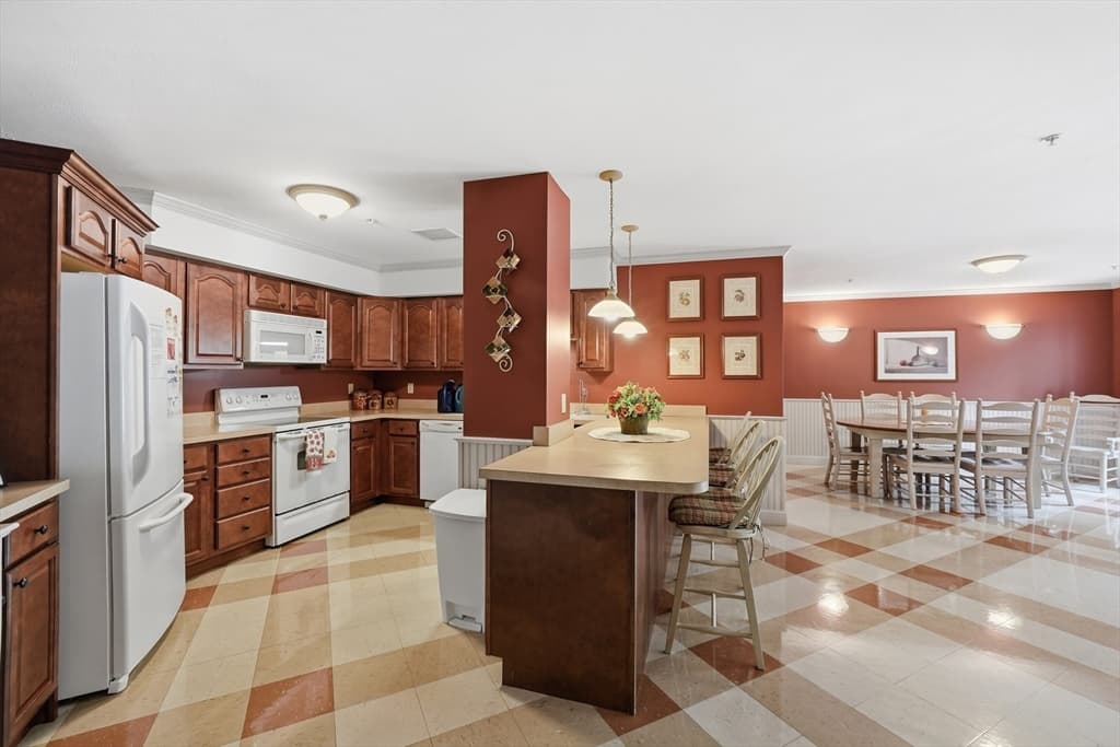 Condominium at 7 Crescent Way # 306, Sturbridge MA 01518, Sturbridge, photo 34 of 42