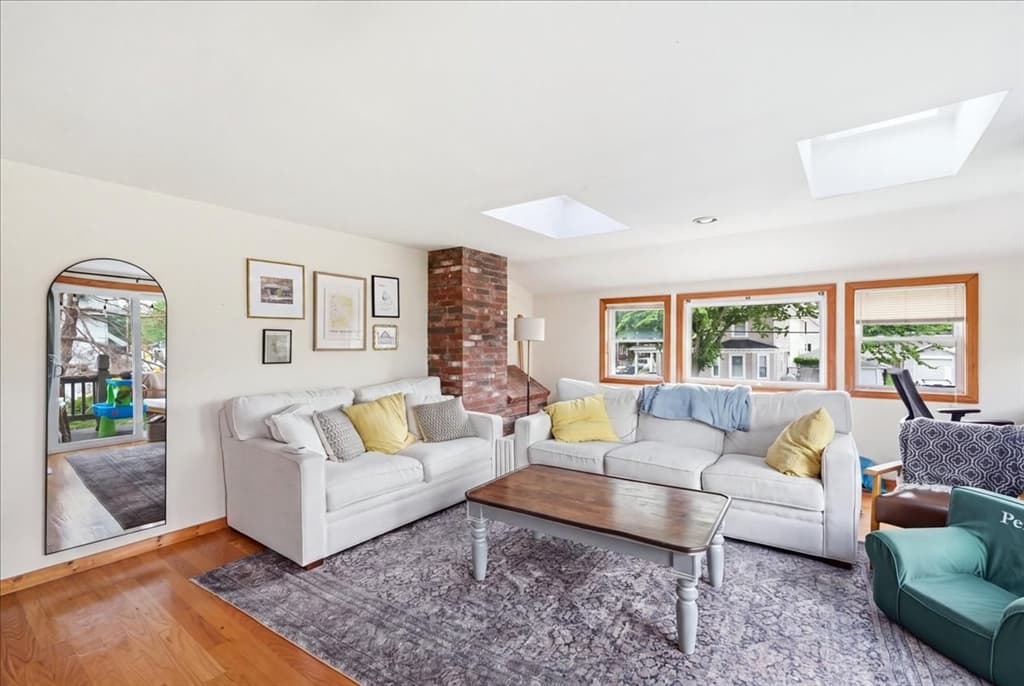 152 Davis St, Quincy MA 02170 photo 7