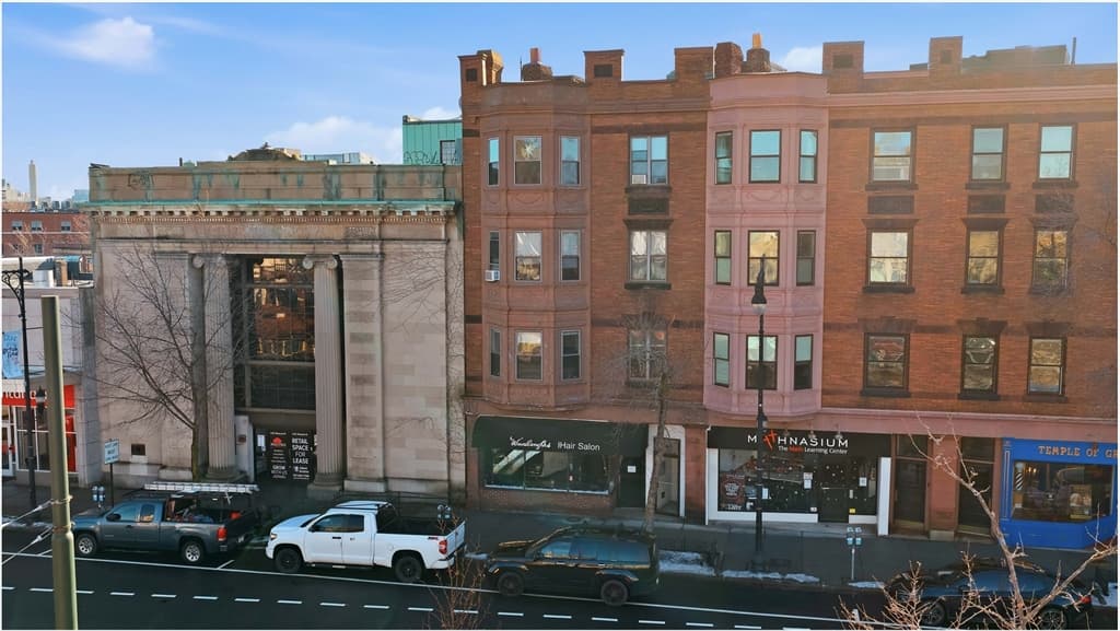1343 Beacon St, Brookline MA 02446