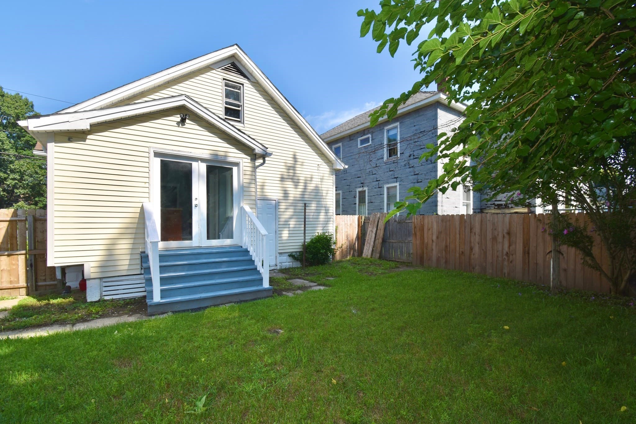 Single Family Residence at 119 Littleton St, Springfield MA 01104, Springfield, photo 2 of 24