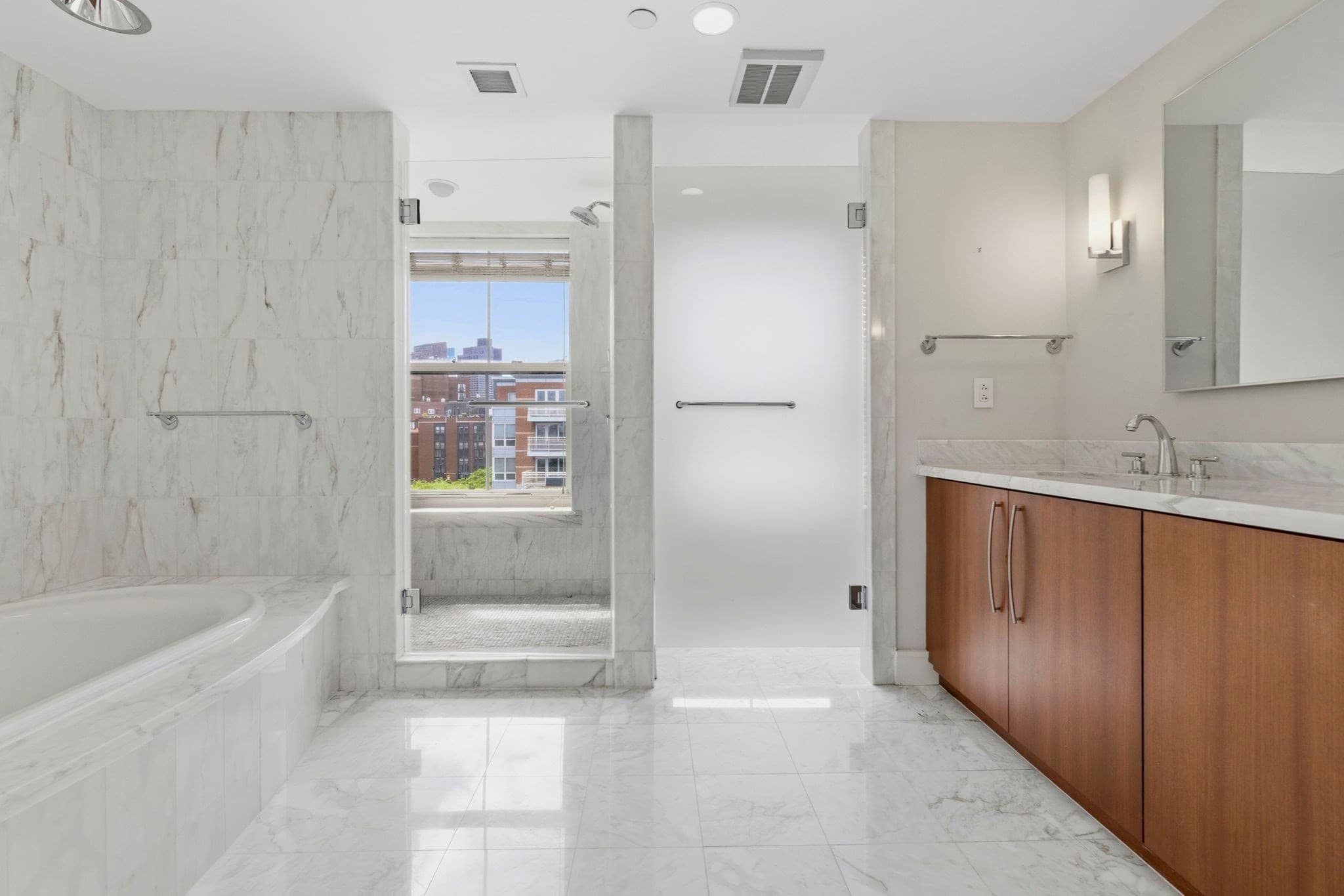 Condominium at 3 Battery Wharf # 3501, Boston MA 02109, photo 16 of 22