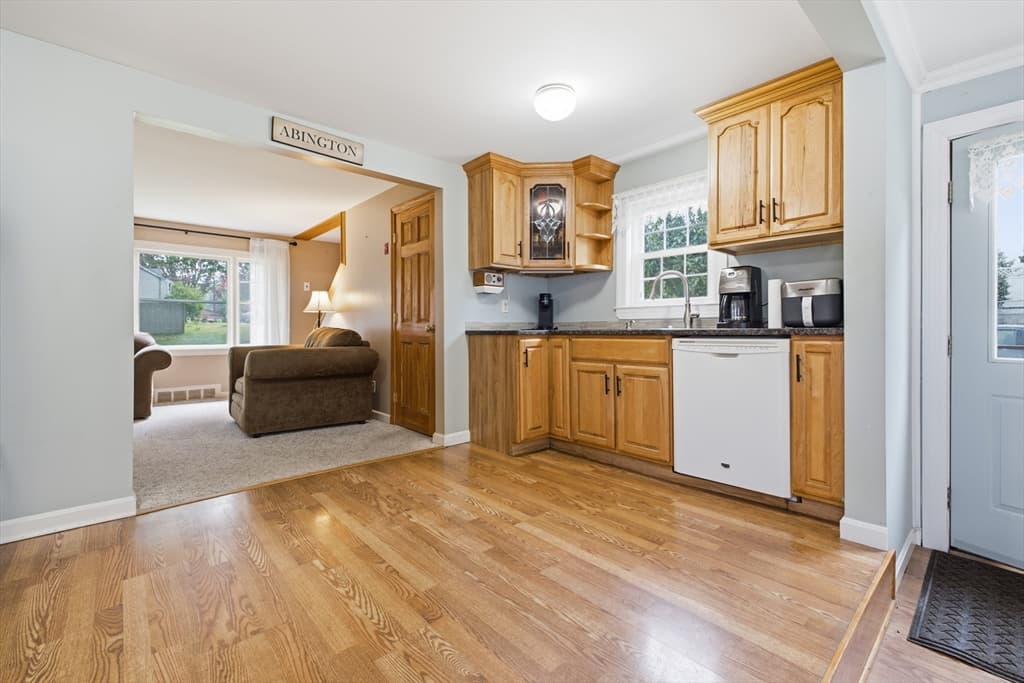 127 Isabelle, Abington MA 02351 photo 9