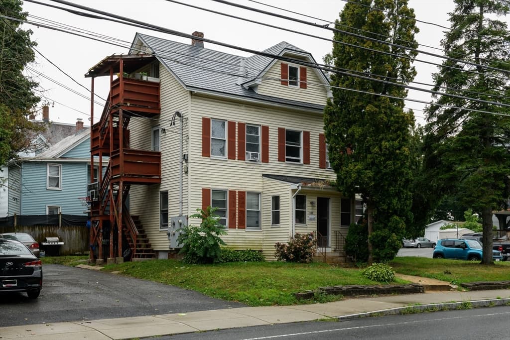 247 Mechanic Street, Leominster MA 01453