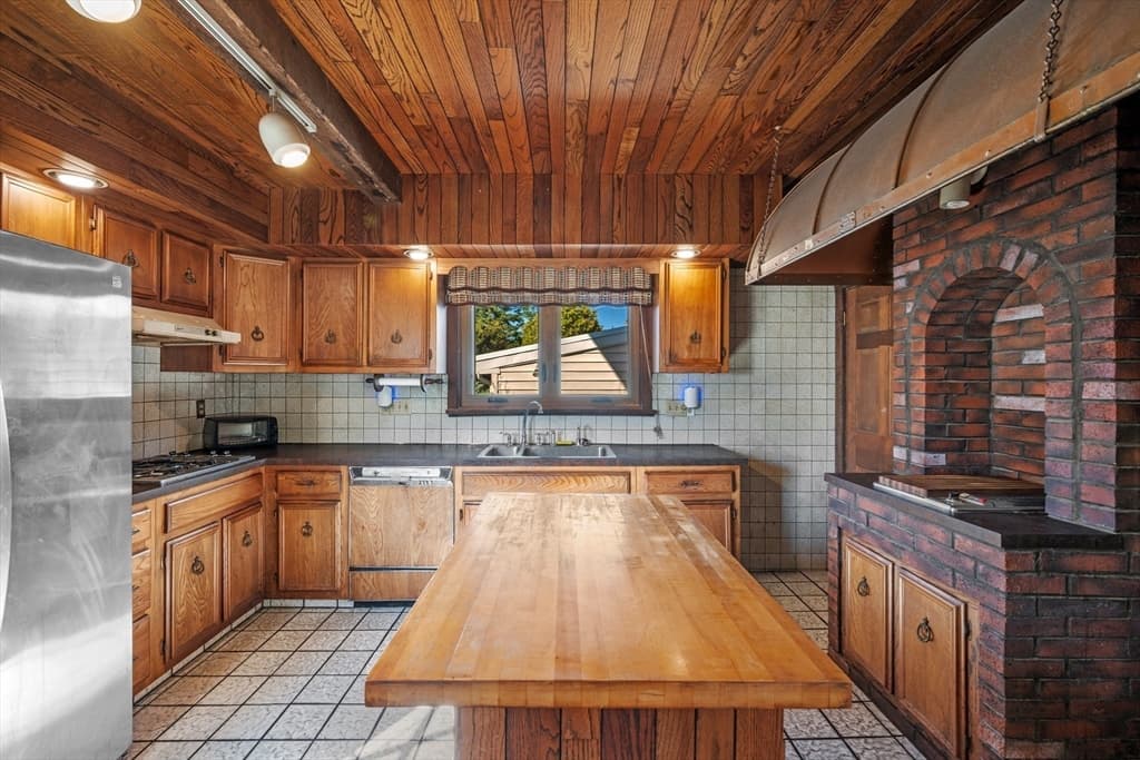 40 Harrington Ave, Revere MA 02151 photo 15