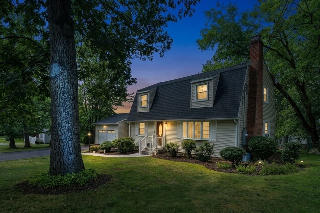 281 Newton Rd, Springfield MA 01118