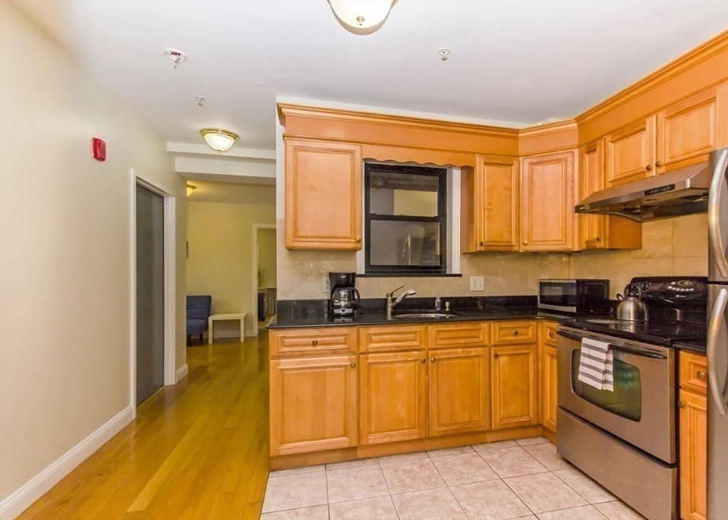 106 Tyler St, Boston MA 02111 photo 9