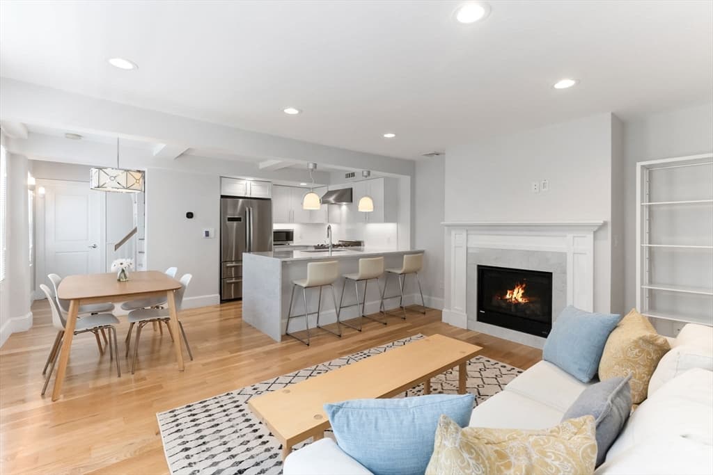 327-329 Hurley St # 2, Cambridge MA 02141