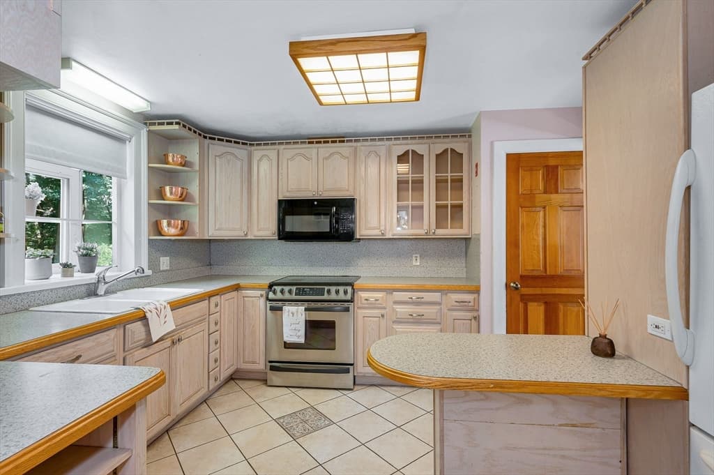 12 Wilton Drive, Wilmington MA 01887 photo 10
