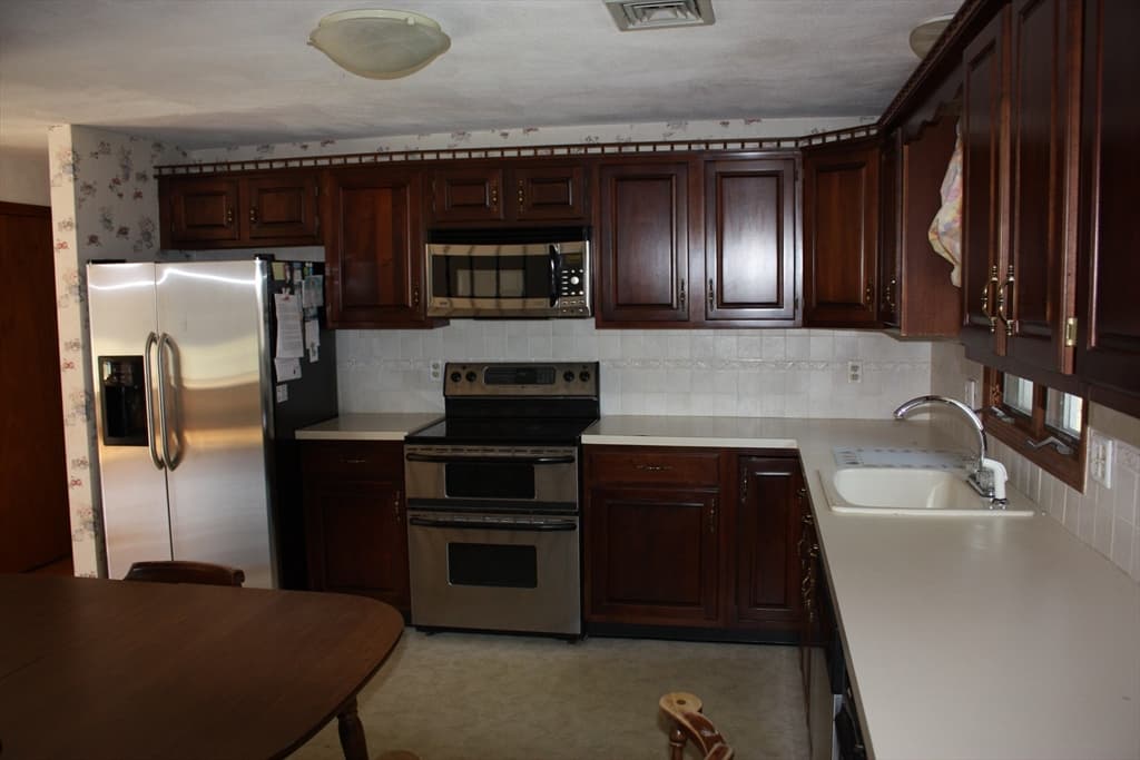 3 Tinkham Avenue, Burlington MA 01803 photo 6