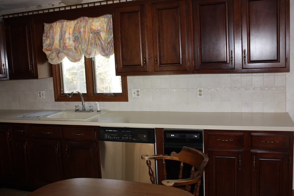 3 Tinkham Avenue, Burlington MA 01803 photo 5