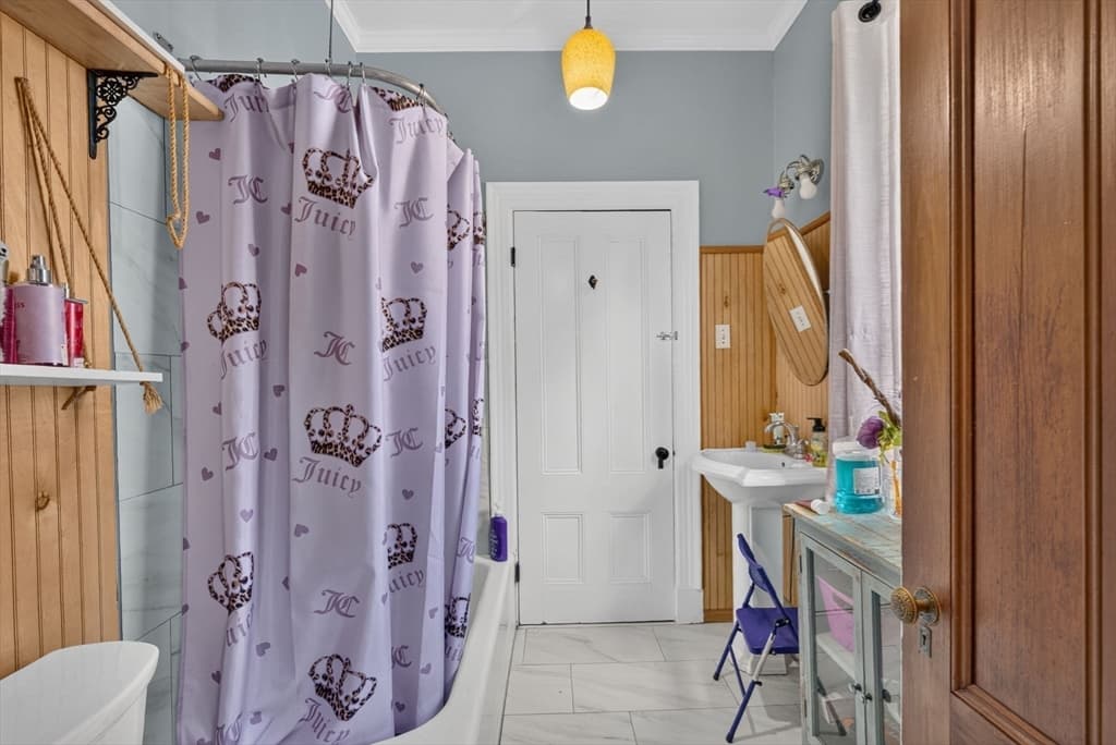 153 Belmont St, Fall River MA 02720 photo 28