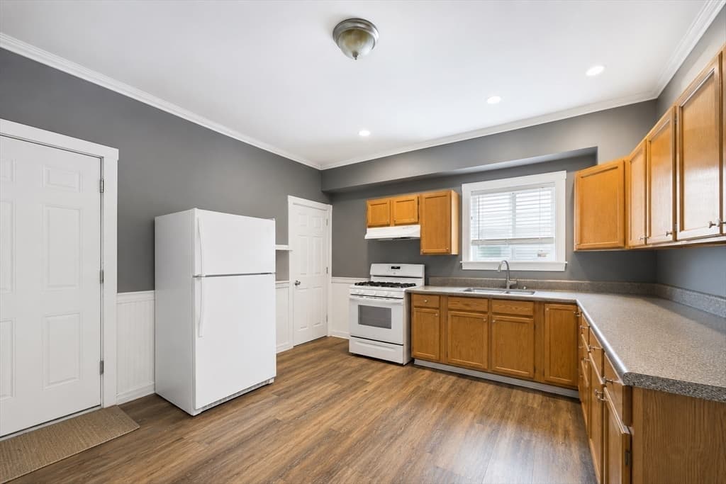304 County St, New Bedford MA 02740 photo 6