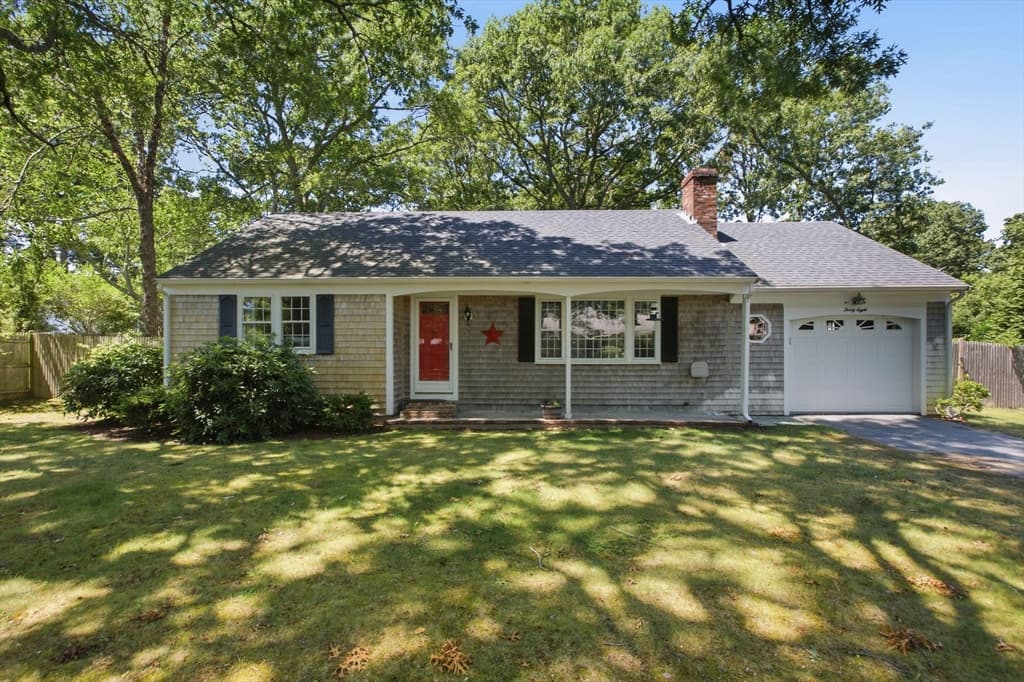 38 Mcnamara Rd, Yarmouth MA 02673