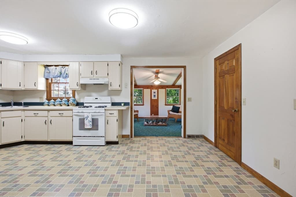 38 Mcnamara Rd, Yarmouth MA 02673 photo 9