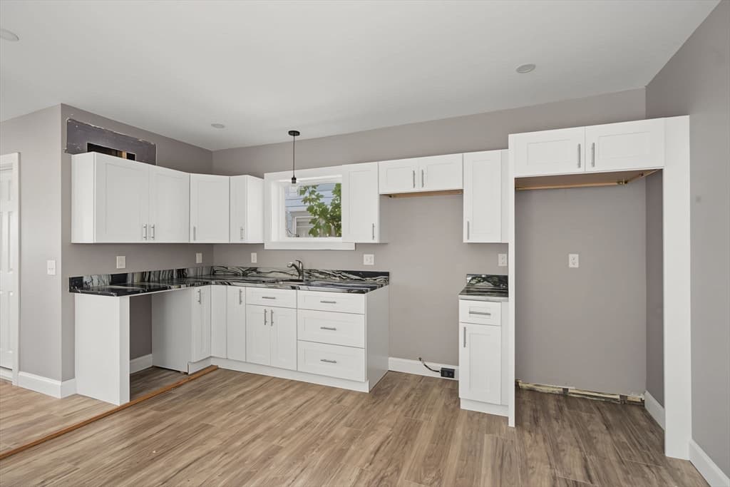 85 Middle St, Fairhaven MA 02719 photo 2