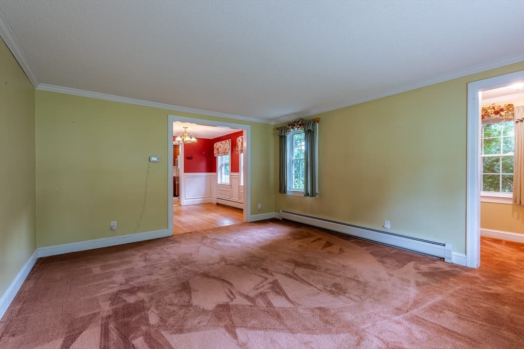 289 Morgan St, South Hadley MA 01075 photo 5