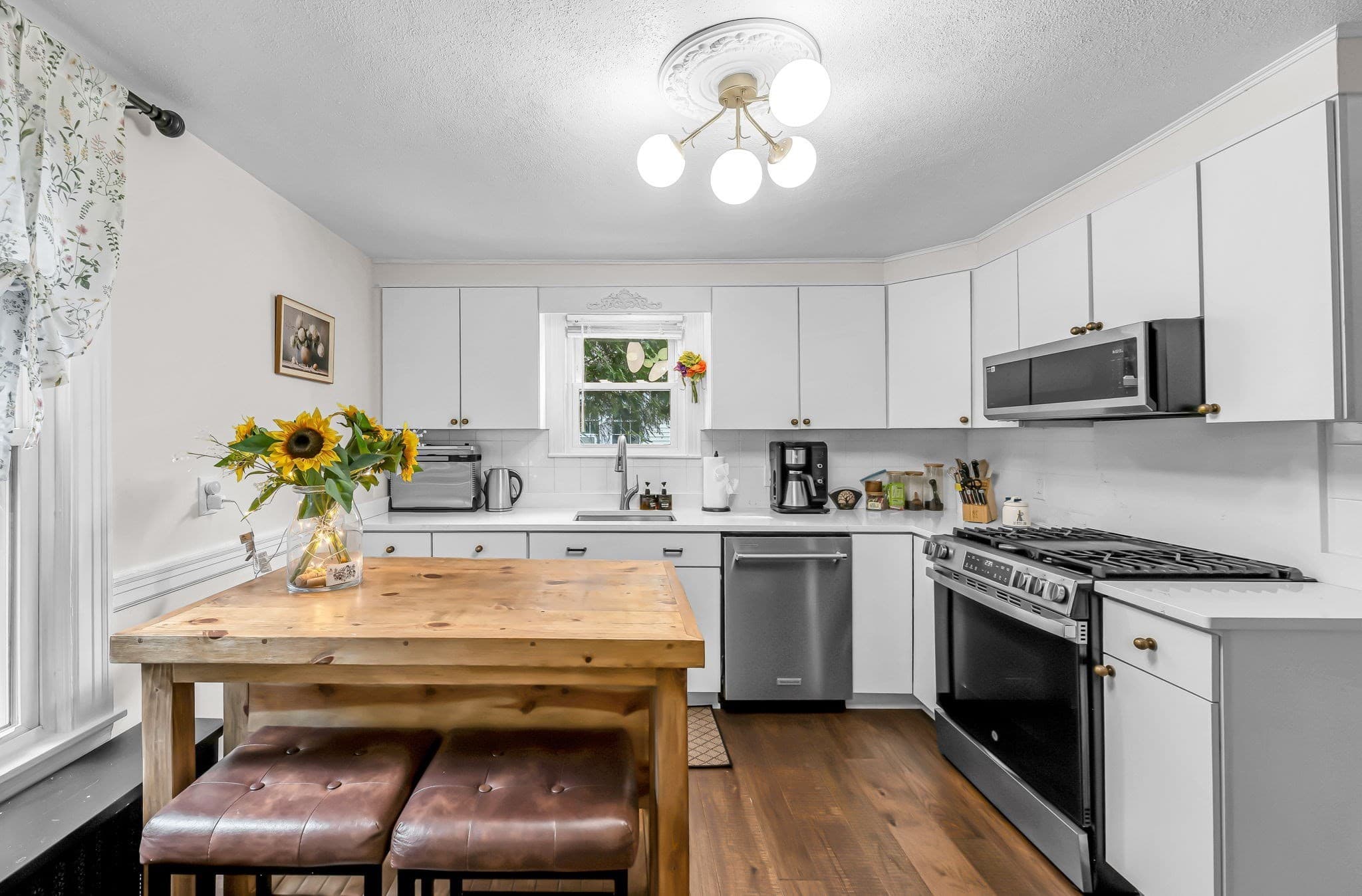 Single Family Residence at 67 Warren Ter, Longmeadow MA 01106, Longmeadow, photo 9 of 42
