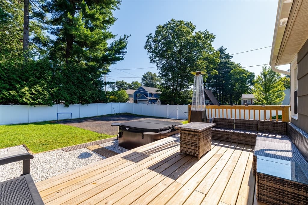 6 Elaine St, Webster MA 01570 photo 6
