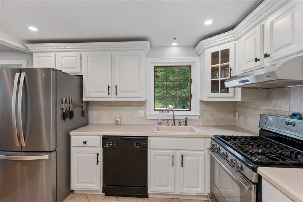 40 Bradford, Tewksbury MA 01876 photo 16