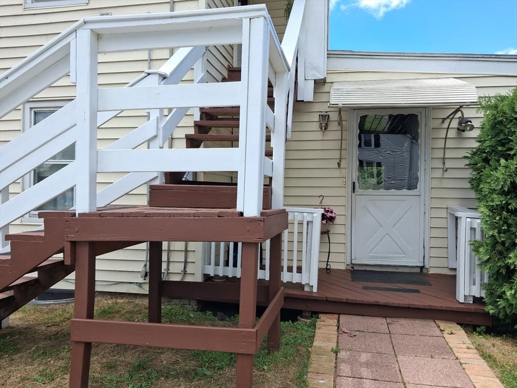 103 Sheridan St, Chicopee MA 01020 photo 3