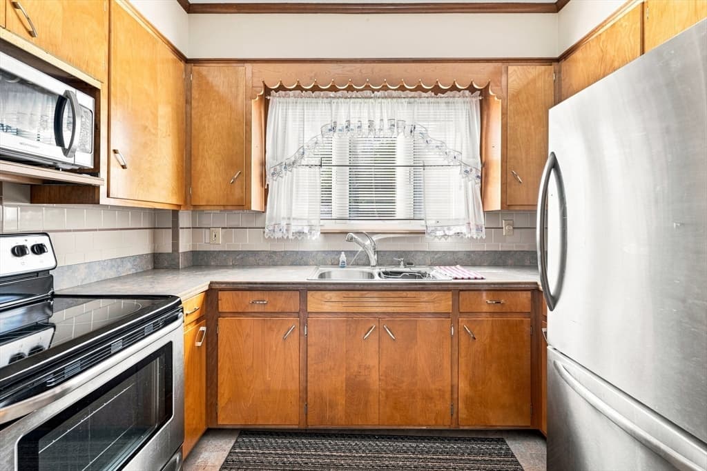 173 Kilburn St, Fall River MA 02724 photo 17