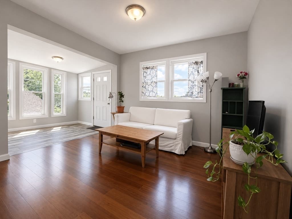 14 Newbury St, Revere MA 02151 photo 2