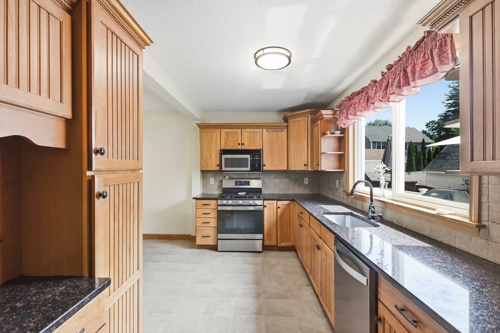 1 Oak St, Tewksbury MA 01876 photo 6