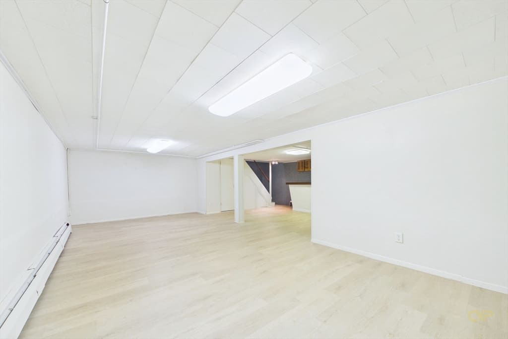 Single Family Residence at 206 Lafayette St, Fall River MA 02723, Fall River, photo 24 of 38