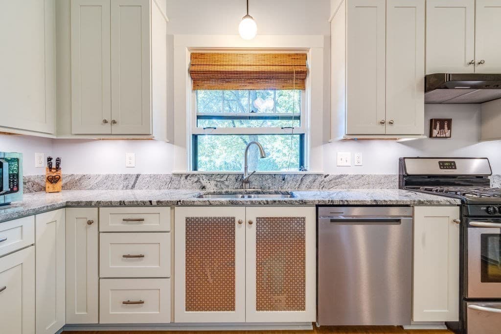 116 Pleasant St, Holyoke MA 01040 photo 10