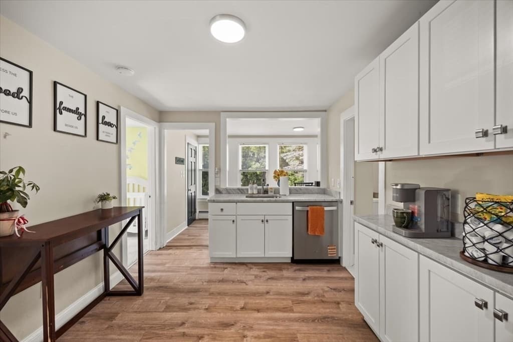 1381 Cohannet St, Taunton MA 02780 photo 2