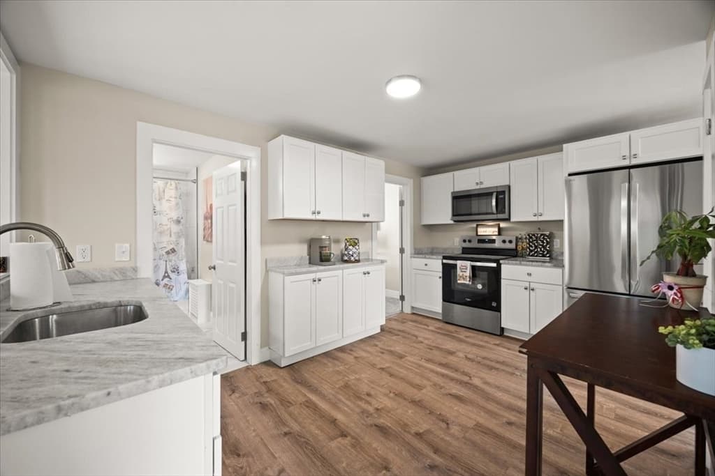 1381 Cohannet St, Taunton MA 02780 photo 3