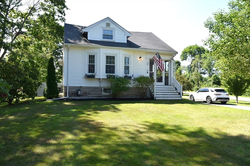 26 Cross St, West Bridgewater MA 02379