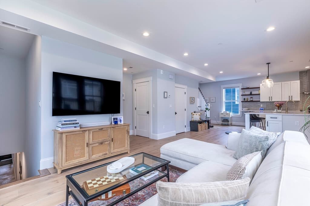 66 Fawndale Rd # 3, Boston MA 02131 photo 5