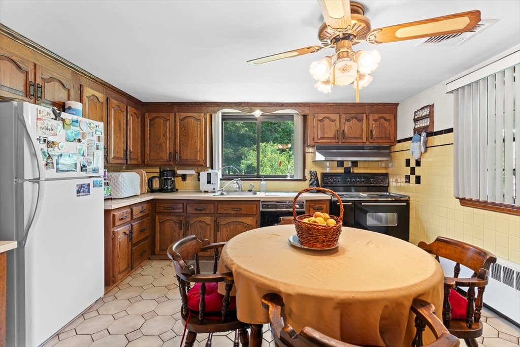 96 Loring Ave, Winchester MA 01890 photo 4