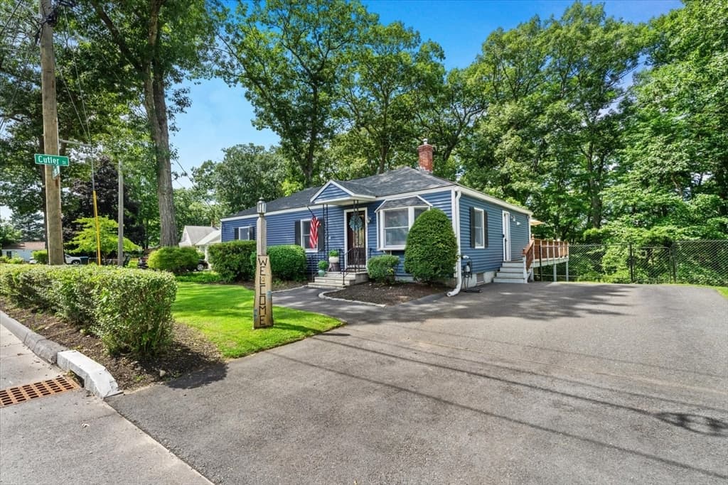 21 Fyrbeck Ave, Shrewsbury MA 01545 photo 2